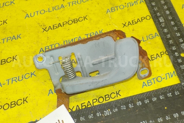 Ручка двери внутреняя Mitsubishi Canter 4M40 Ручка двери внутреняя 4M40 1994  MC142091