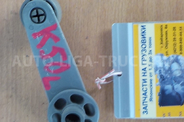 Ручка стеклоподъёмника Mitsubishi Canter 4D33 Ручка стеклоподъёмника 4D33 1993  MC967590