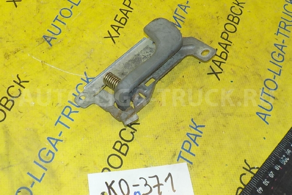 Ручка двери внутреняя Mitsubishi Canter Ручка двери внутреняя MC142092 Ручка двери внутреняя Mitsubishi Canter Ручка двери внутреняя MC142092