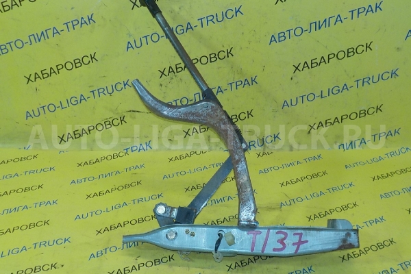 Рычаг ручника Mazda Titan 4HF1 Рычаг ручника 4HF1 1998  W201-44-080A