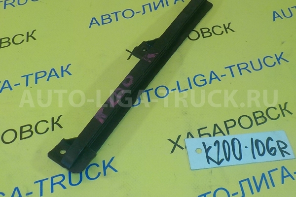 Щека Mitsubishi Canter 4D33 Щека 4D33 1999  MC140078