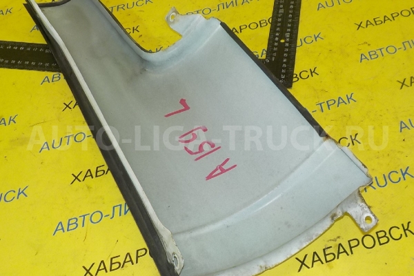 Щека Nissan Atlas QD32 Щека QD32 2005  61263-0T030