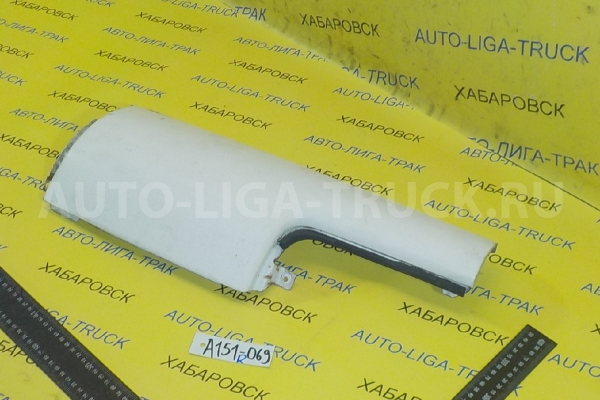 Щека Nissan Atlas TD27 Щека TD27 1997 61262-0T030 Щека Nissan Atlas TD27 Щека TD27 1997 61262-0T030
