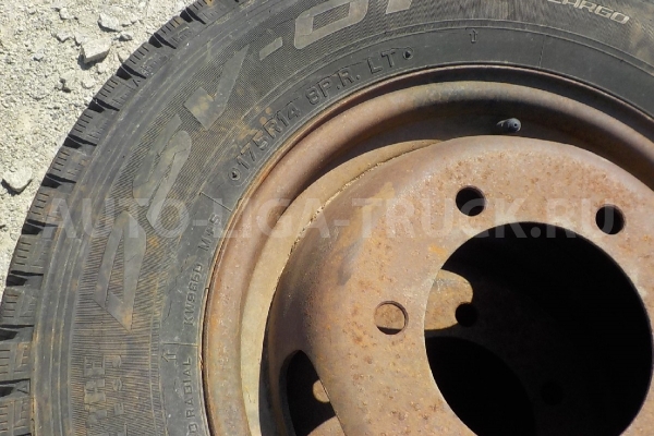 Шина 175 R14 LT 8PR  DUNLOP DSV-01  X4206 Шина 4D32 1990  R14