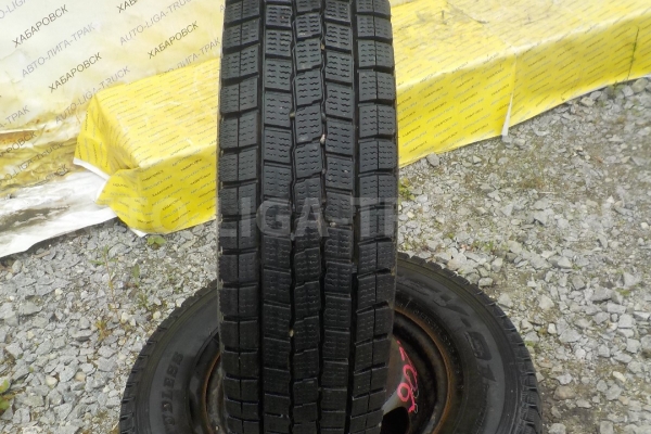 Шина 195 R14/8P Шина 4D32 1990  R14