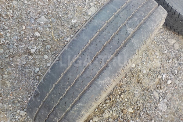 Шина 195/70 R15.5 109/107L LT  BRIDGESTONE Duravis R205  HAN0206 Шина 4D35 1995  R15-5