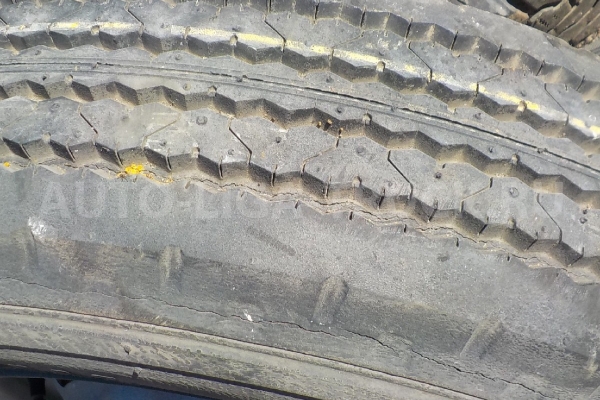 Шина 215/60 R15,5 110/108L LT   YOKOHAMA Шина TD23 1988  R14