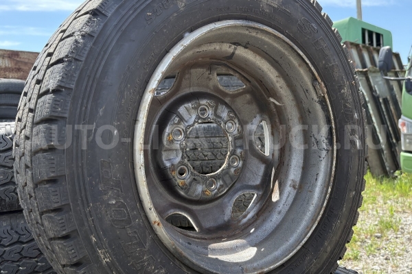 Шина Nissan Atlas TD27 Шина TD27 1995  215