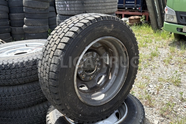 Шина Nissan Atlas TD27 Шина TD27 1995  215