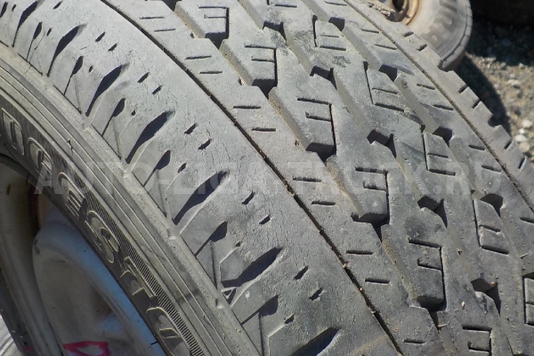 Шина 195/70 R15 106/104L LT  BRIDGESTONE Duravis R670  JCE0908 Шина 5L 2000  R15