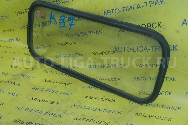 Стекло заднее Mitsubishi Canter 4D32 Стекло заднее 4D32 1989  MB394700