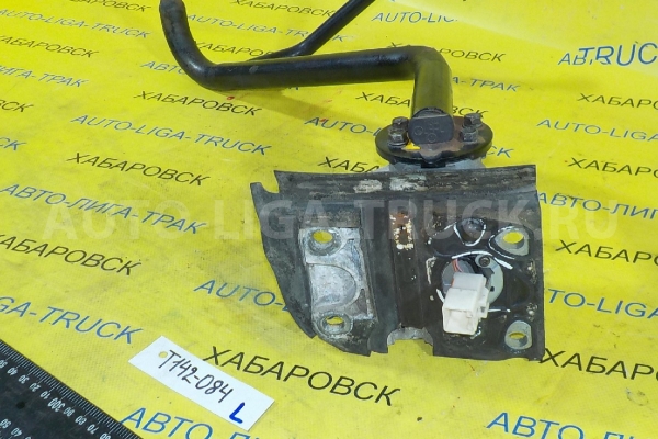 СТОЙКА ЗЕРКАЛА Mazda Titan 4HG1 СТОЙКА ЗЕРКАЛА 4HG1 2000  W640-69-17Z