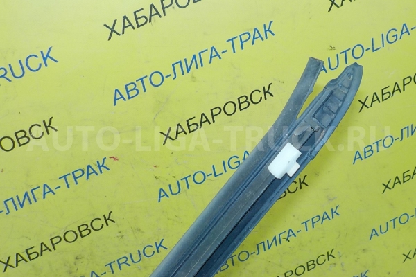 Уплотнитель двери Mazda Titan 4HF1 Уплотнитель двери 4HF1 1997  W201-50-640