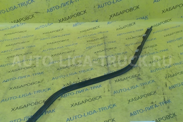 Уплотнитель двери Mazda Titan WL Уплотнитель двери WL 2002  W611-59-820C