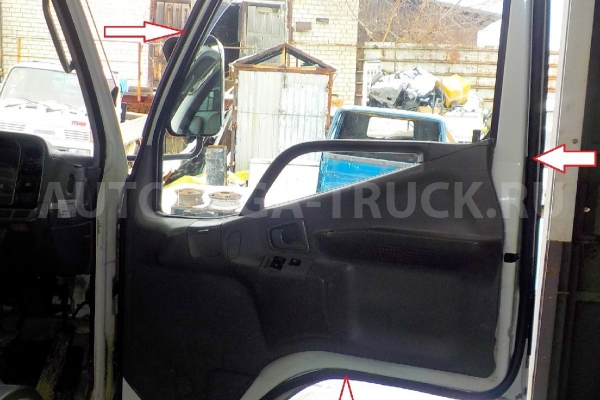 Уплотнитель двери Mitsubishi Canter Уплотнитель двери    MC148784