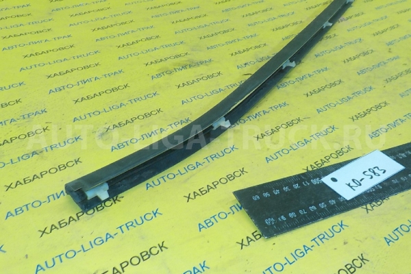 Уплотнитель стекла двери Mitsubishi Canter Уплотнитель двери MC141131 Уплотнитель стекла двери Mitsubishi Canter Уплотнитель двери MC141131