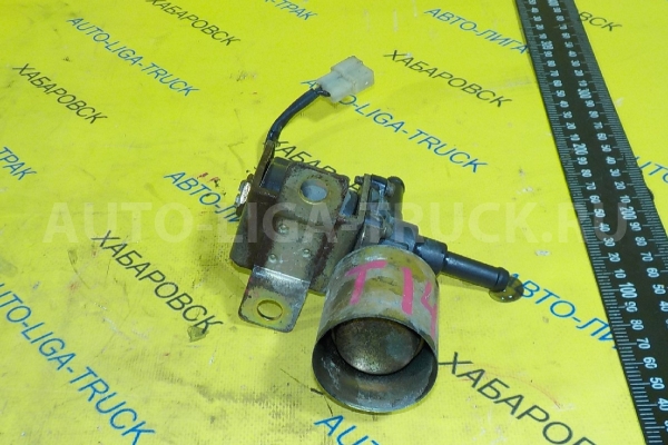 Вакуумный клапан Mazda Titan 4HG1 Вакуумный клапан 4HG1 2000  W201-41-260