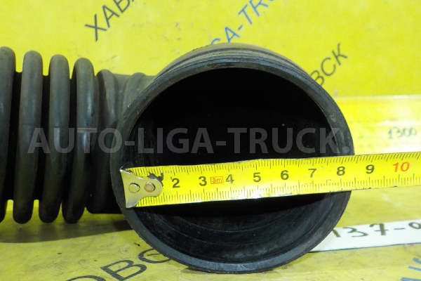 Впускной патрубок Mazda Titan 4HF1 Впускной патрубок 4HF1 1998  YJ02-13-221A