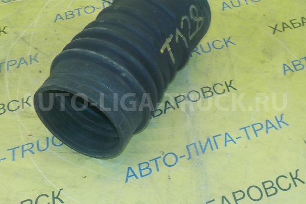 Впускной патрубок Mazda Titan TM Впускной патрубок TM 1995  TF01-13-221A