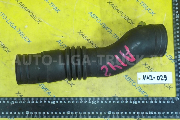 Впускной патрубок Nissan Atlas BD30 Впускной патрубок BD30 1995  16577-54T01