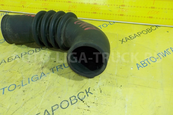 Впускной патрубок Nissan Atlas FD42 Впускной патрубок FD42 1992  16577-0T301