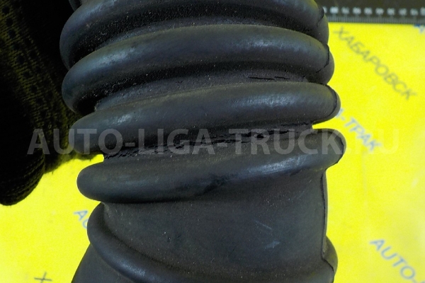 Впускной патрубок Nissan Atlas TD27 Впускной патрубок TD27 2001  16577-2T300