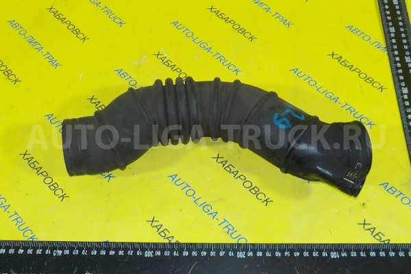 Впускной патрубок Nissan Atlas TD27 Впускной патрубок TD27 2001  16577-2T300