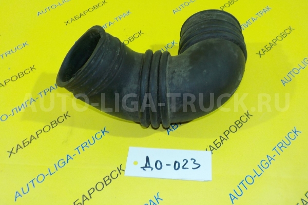 Впускной патрубок Toyota Dyna, Toyoace Впускной патрубок    17881-54400