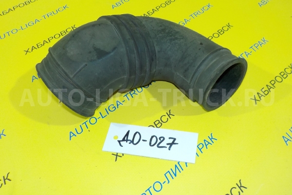 Впускной патрубок Toyota Dyna, Toyoace Впускной патрубок    17881-54530