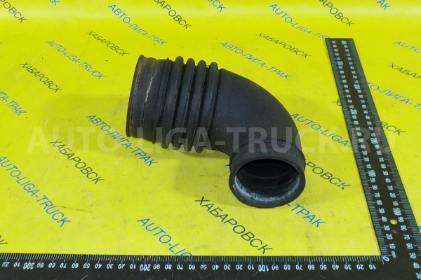 Впускной патрубок Toyota Dyna, Toyoace В Впускной патрубок  1995  17881-58140