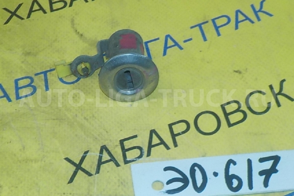 Замок двери Isuzu Elf Замок двери 8-97095-684-2 Замок двери Isuzu Elf Замок двери 8-97095-684-2