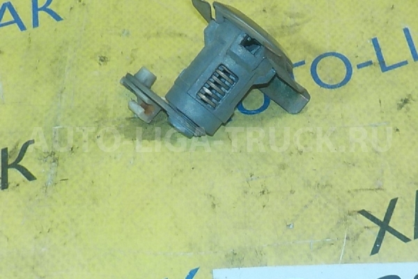 Замок двери Mazda Titan Замок двери    W201-76-220A