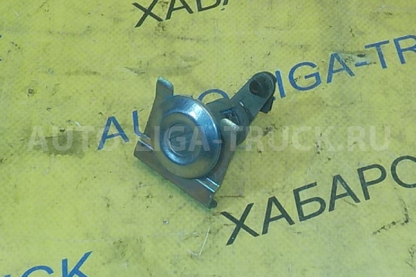 Замок двери Mazda Titan 4HF1 Замок двери 4HF1 1998  W201-76-210A