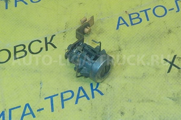 Замок двери Mazda Titan 4HG1 Замок двери 4HG1 2003  W6Y1-76-220