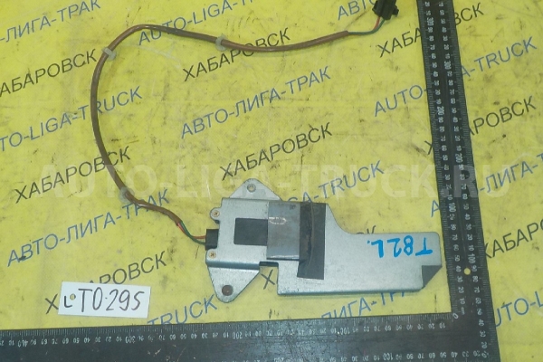 Замок двери Mazda Titan Замок двери    W323-59-350C