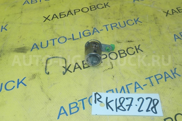 Замок двери Mitsubishi Canter 4M40 Замок двери 4M40 2003  MK997041