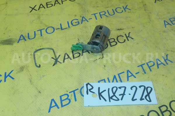 Замок двери Mitsubishi Canter 4M40 Замок двери 4M40 2003  MK997041