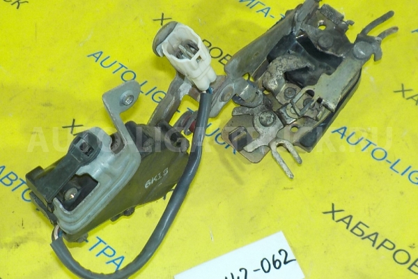 Замок двери Toyota Dyna, Toyoace 15B Замок двери 15B   69320-37020