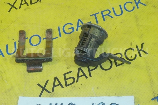 Замок двери Toyota Dyna, Toyoace 3L Замок двери 3L 1998  69520-37010