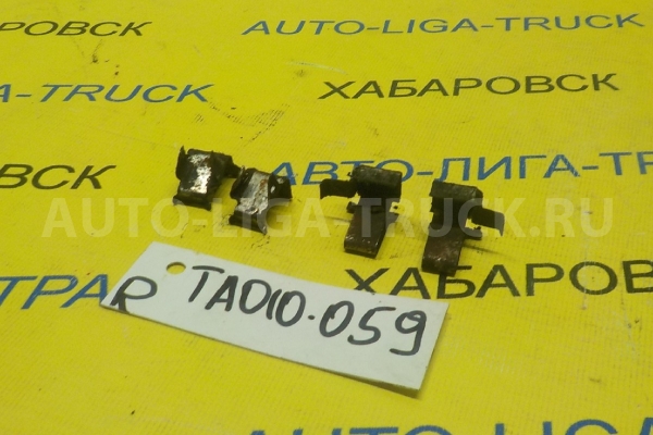 Зажим колодок  7K Зажим колодок  2001  04947-14020