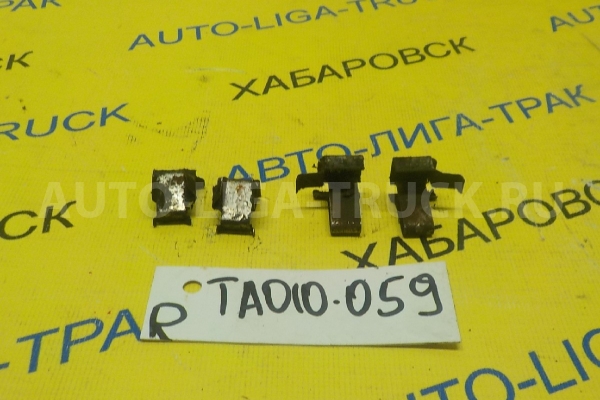 Зажим колодок  7K Зажим колодок  2001  04947-14020