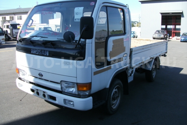 Кабина Nissan Atlas 114 КАБИНА  1992 12 