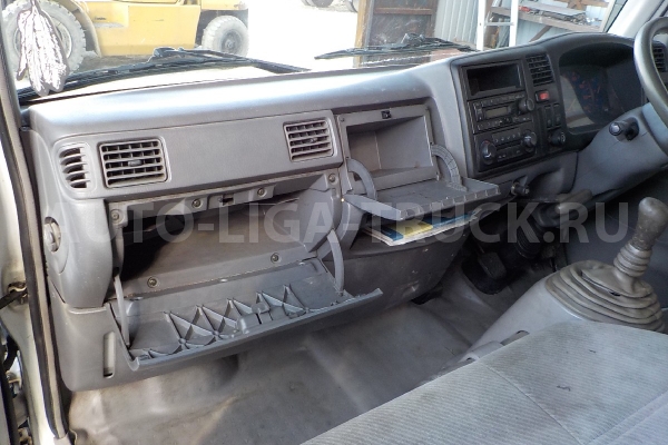 КАБИНА Mazda Titan 4HF1 КАБИНА 4HF1 2001 24 КАБИНА Mazda Titan 4HF1 КАБИНА 4HF1 2001 24