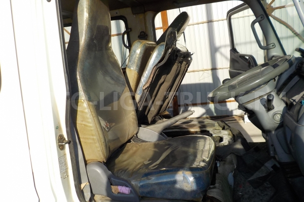  Кабина Mitsubishi Canter - К187  по   запчастям КАБИНА  2003 12 