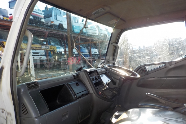  Кабина Mitsubishi Canter - К187  по   запчастям КАБИНА  2003 12 