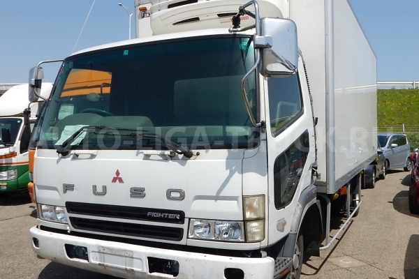 Подножка левая Mitsubishi FUSO Подножка 2005 MC936555 Подножка левая Mitsubishi FUSO Подножка 2005 MC936555