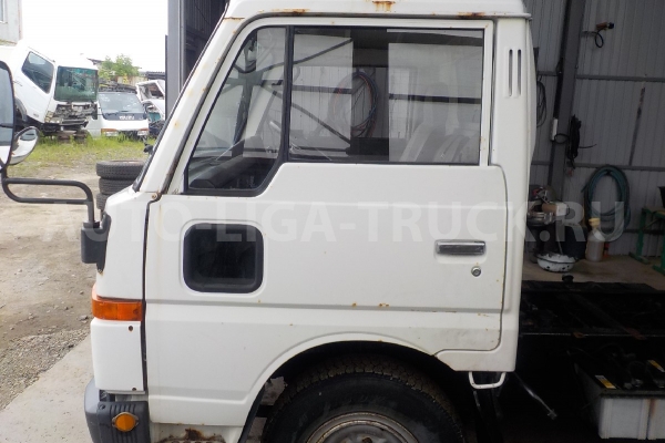 Кабина гол. Nissan Atlas FD35 Кабина гол. 1991 Кабина гол. Nissan Atlas FD35 Кабина гол. 1991