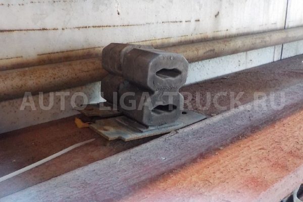 Отбойник Toyota Dyna, Toyoace, Nissa Atlas, Mazda Titan, MMC Canter, Isuzu Elf Отбойник Отбойник Toyota Dyna, Toyoace, Nissa Atlas, Mazda Titan, MMC Canter, Isuzu Elf Отбойник