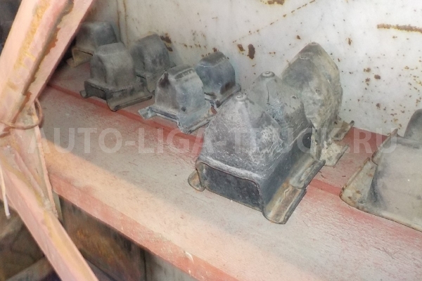 Отбойник Toyota Dyna, Toyoace, Nissa Atlas, Mazda Titan, MMC Canter, Isuzu Elf Отбойник Отбойник Toyota Dyna, Toyoace, Nissa Atlas, Mazda Titan, MMC Canter, Isuzu Elf Отбойник