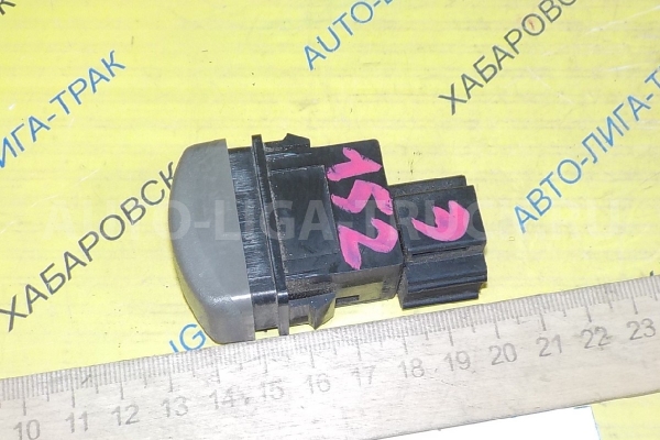 КНОПКА Isuzu Elf 4HF1 КНОПКА 4HF1 1994 8-97076-361-2 КНОПКА Isuzu Elf 4HF1 КНОПКА 4HF1 1994 8-97076-361-2